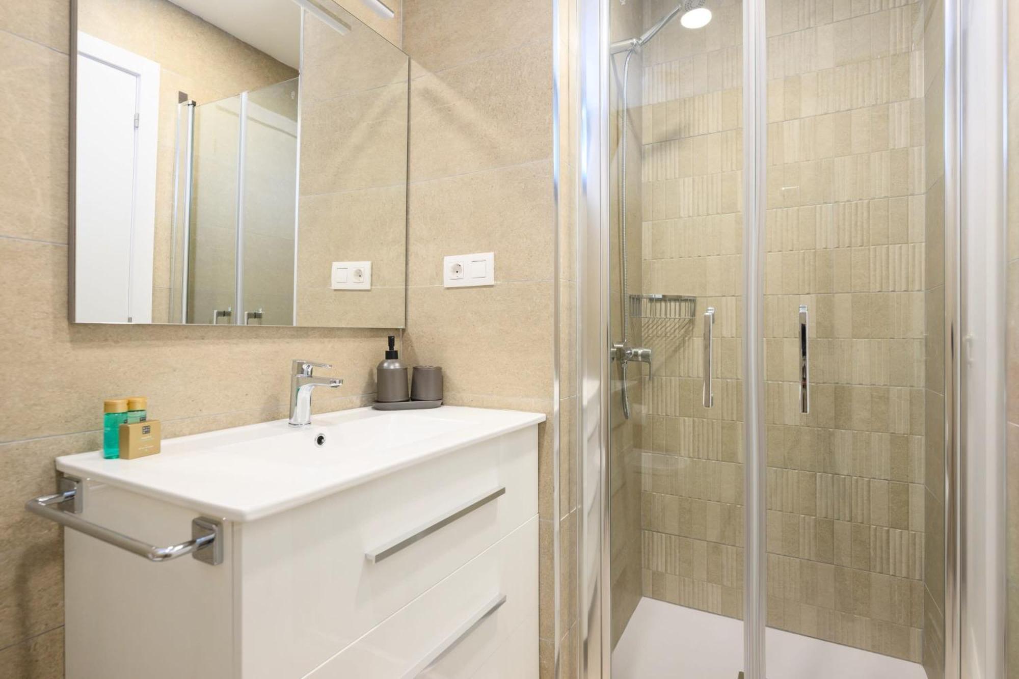 Апартаменти Brand New 2Br With Auto Check-In Лас-Пальмас-де-Гран-Канарія Екстер'єр фото